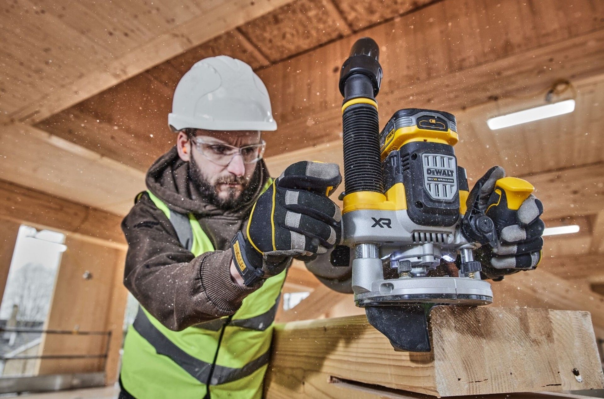 Tupia DeWalt XR 18V DCW620NT-XJ sem bateria/ carregador