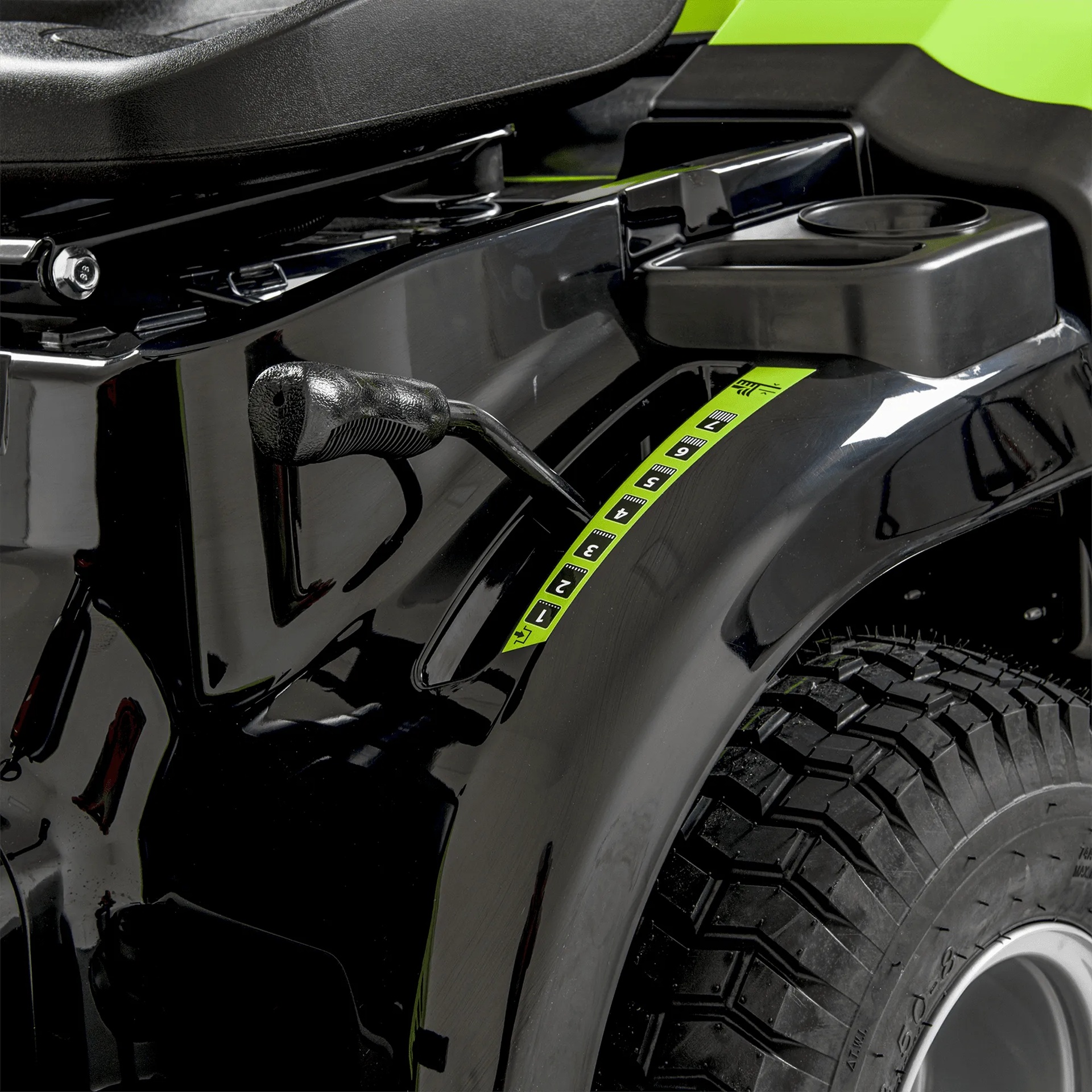 Trator Corta-Relvas Hidrostático VITCRH86 Vito