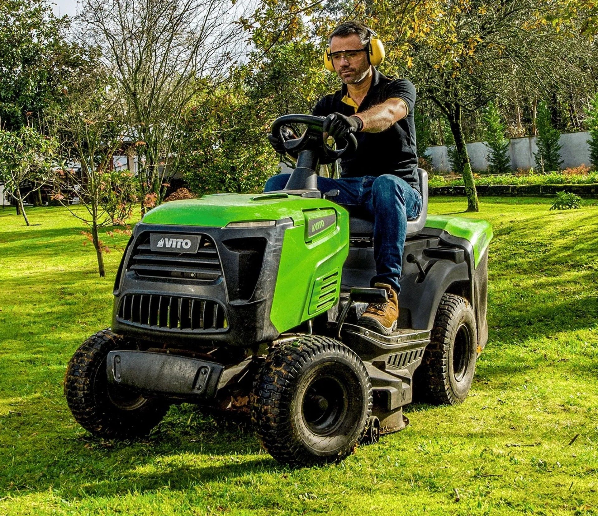 Trator Corta-Relvas Hidrostático VITCRH86 Vito