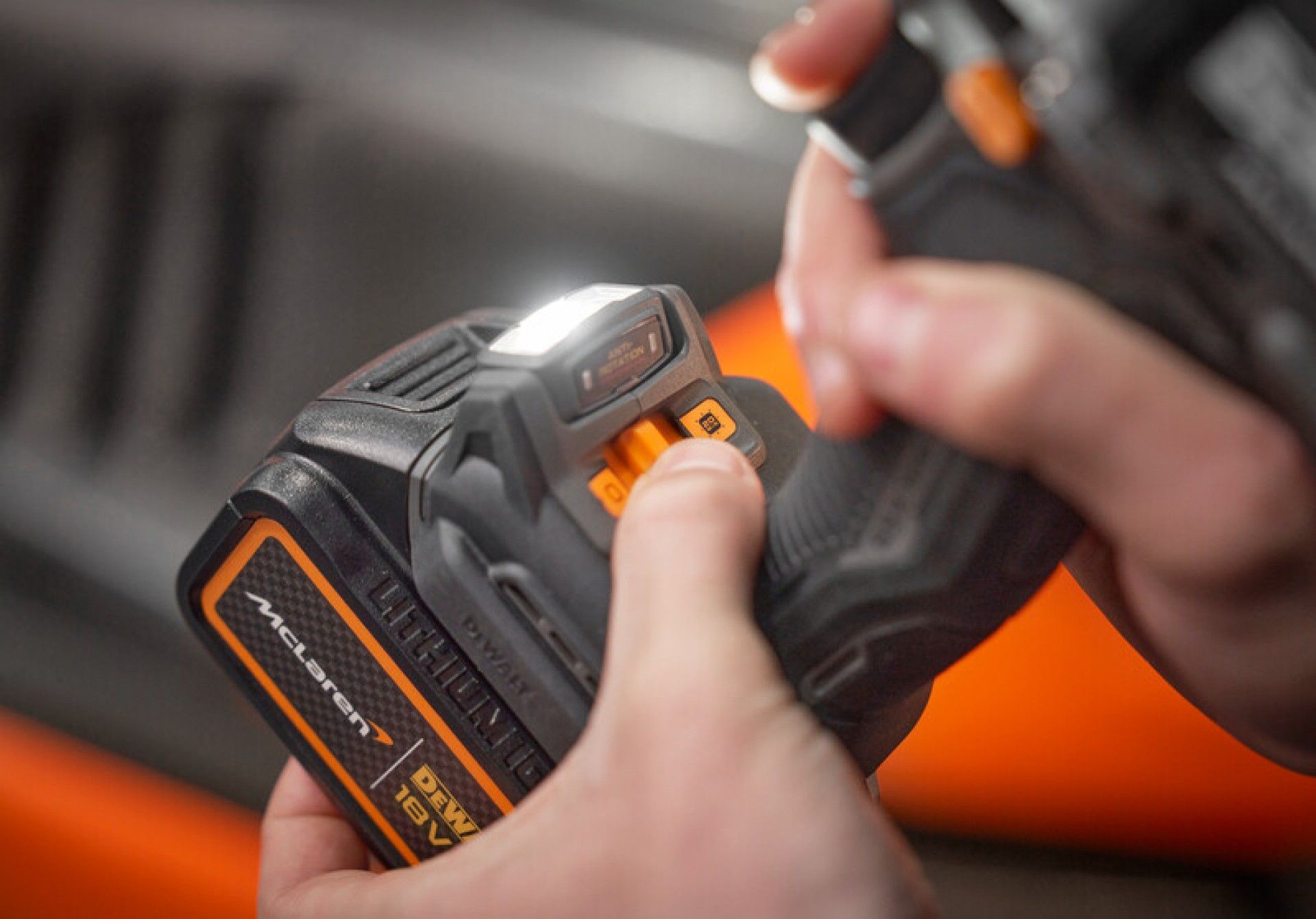 Aparafusadora XR 18V McLaren edition refª DCD85MP2T-QW DEWALT