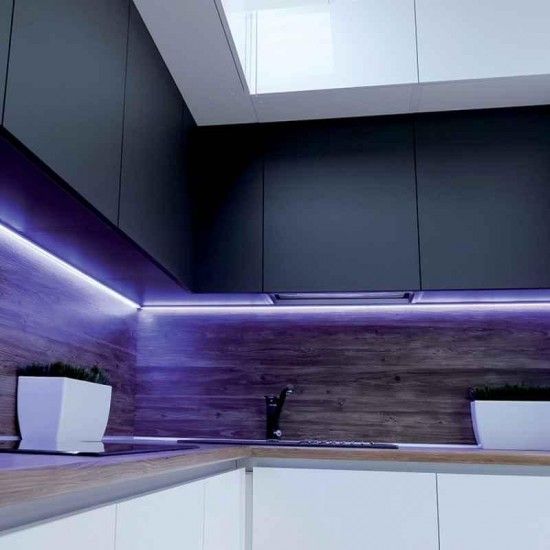 Tira de Luz Led Rgb 5m-10mts refª EG-LSBK5RVBEX XANLITE Tira de Luz Led Rgb 5m-10mts refª EG-LSBK5RVBEX XANLITE