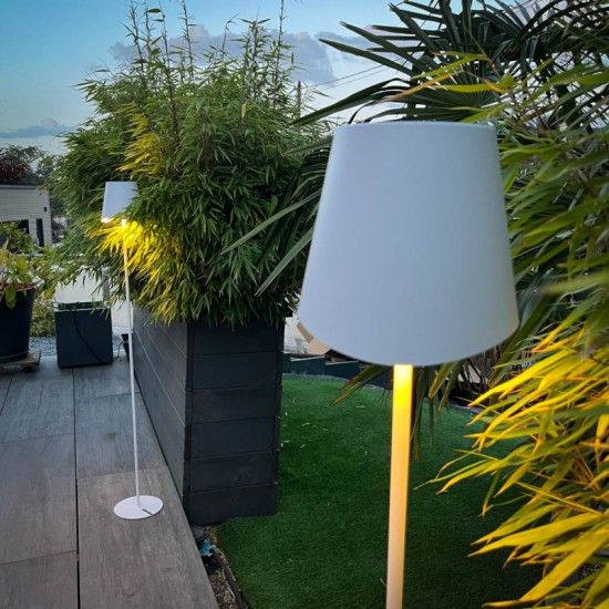 Candeeiro pé exterior branco refª EG-LAM130BD Xanlite Candeeiro pé exterior branco refª EG-LAM130BD Xanlite