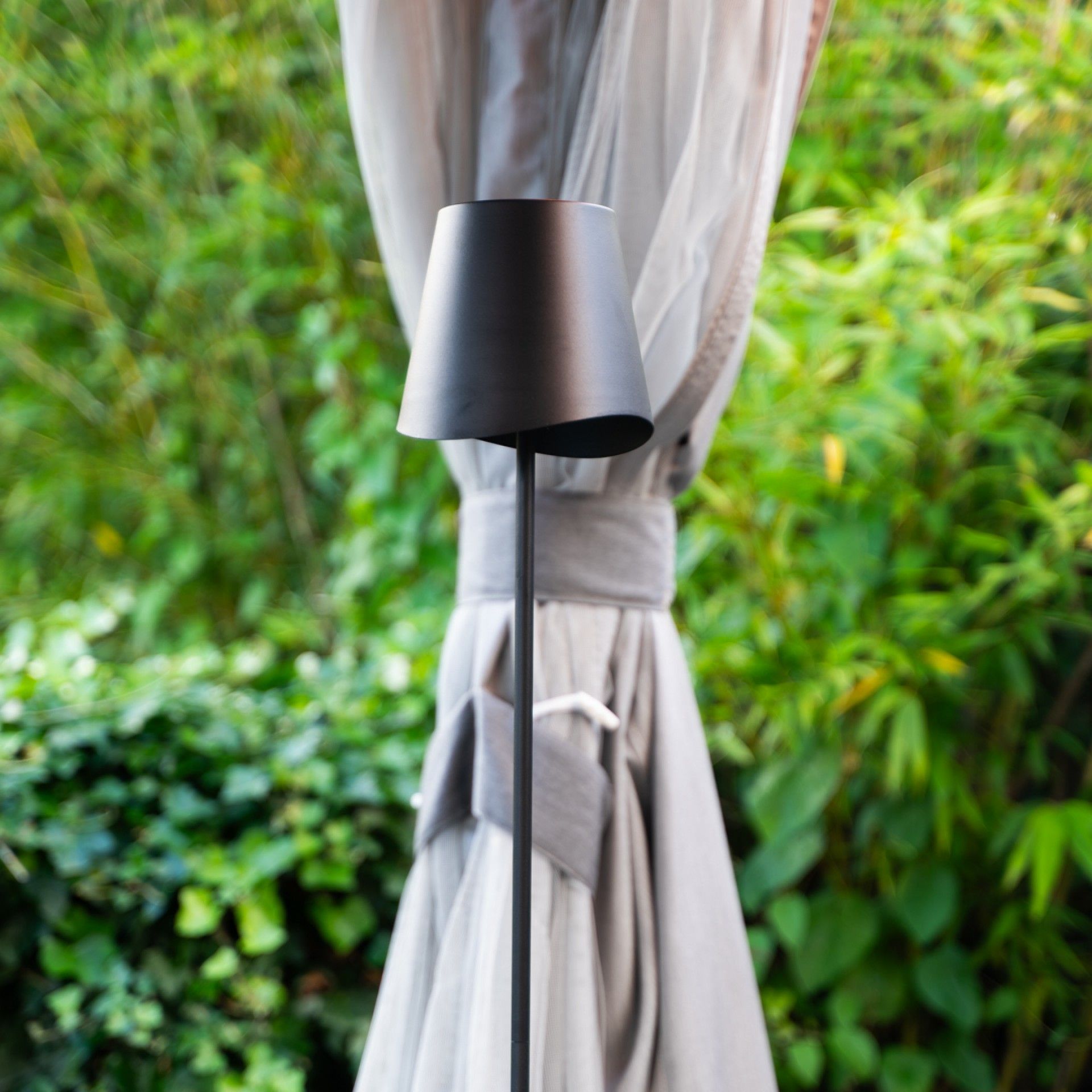 Candeeiro pé exterior preto refª EG-LAM130ND Xanlite