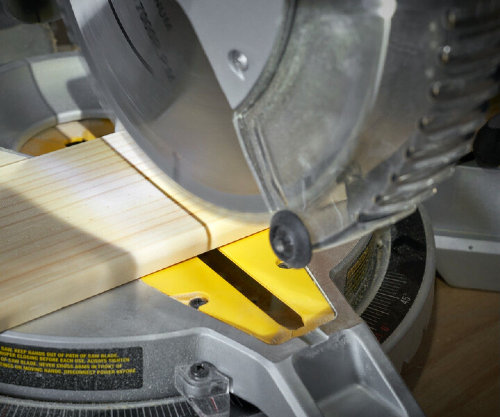 Serra esquadria 254mm 1650W refª SM1650-QS STANLEY