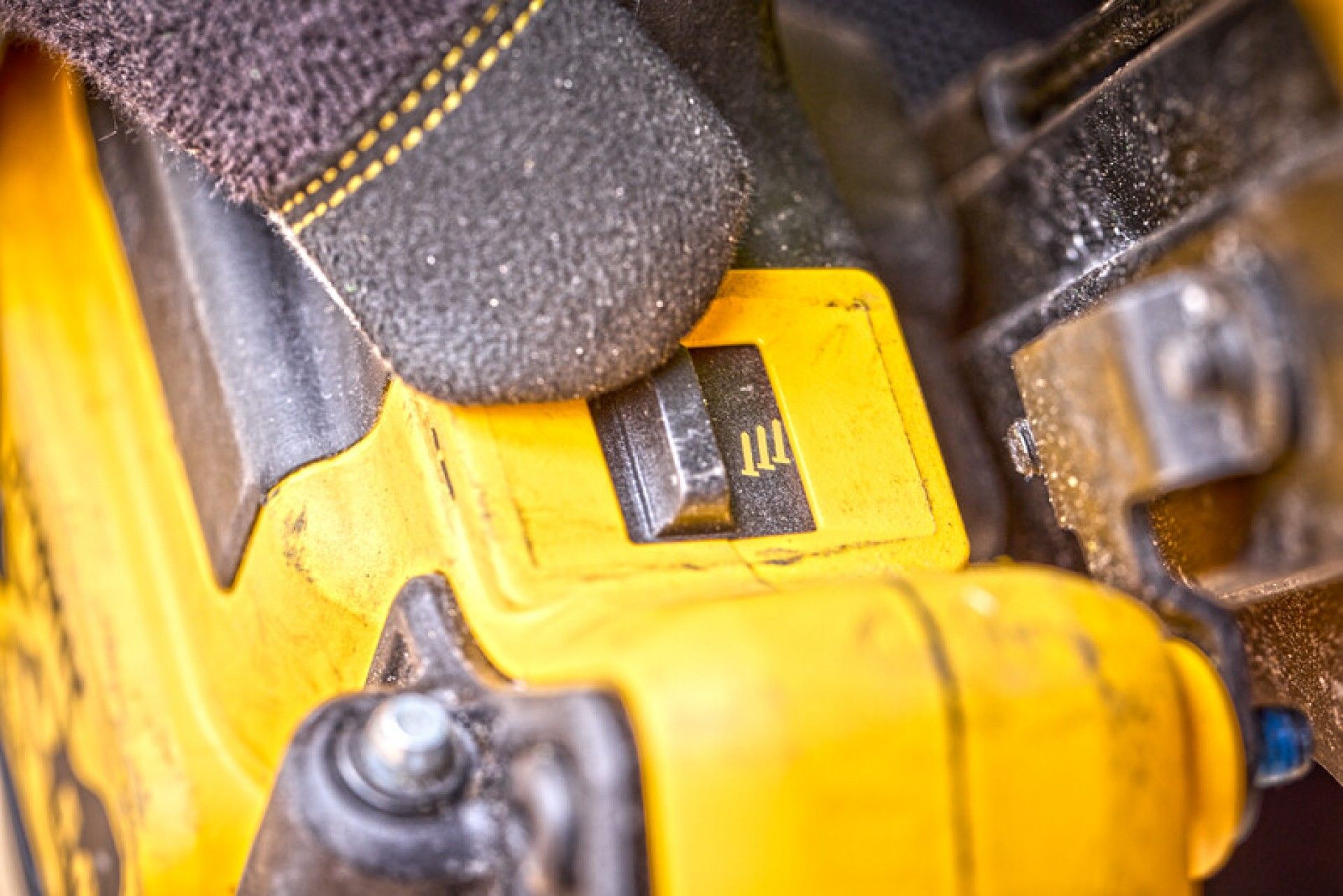 Pregadora estruturas 18V s/bat refª DCN930N-XJ DeWalt