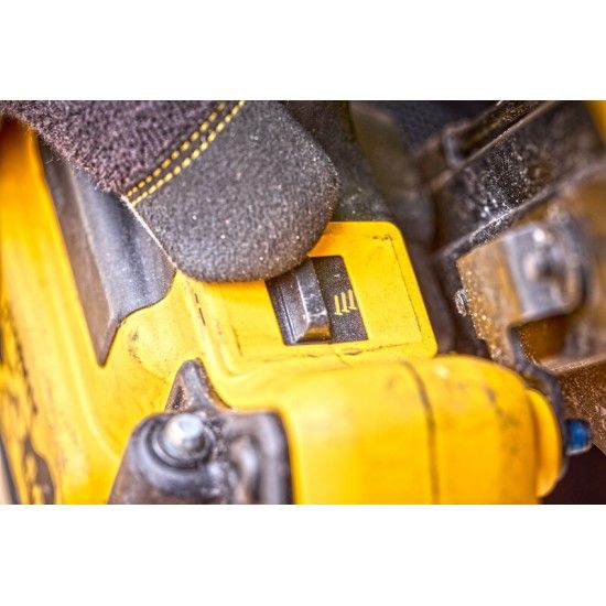 Pregadora  estruturas 18V s/bat refª DCN930N-XJ DeWalt Pregadora  estruturas 18V s/bat refª DCN930N-XJ DeWalt