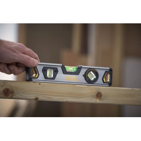 NIVEL XTHT0-42495 25CM TROPEDO FATMAX STANLEY NIVEL XTHT0-42495 25CM TROPEDO FATMAX STANLEY