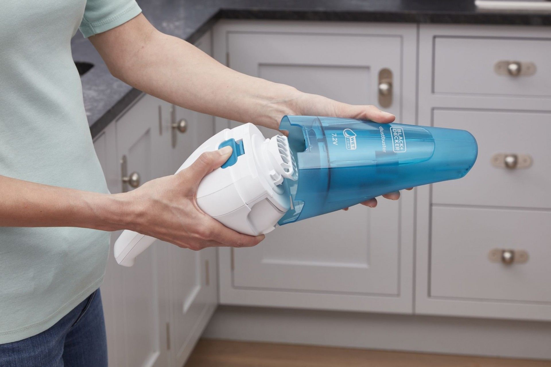 Mini-aspirador de Mão Dustbuster Lítio 3,6V líquidos e sólidos refª WDC115WA BLACK DECKER