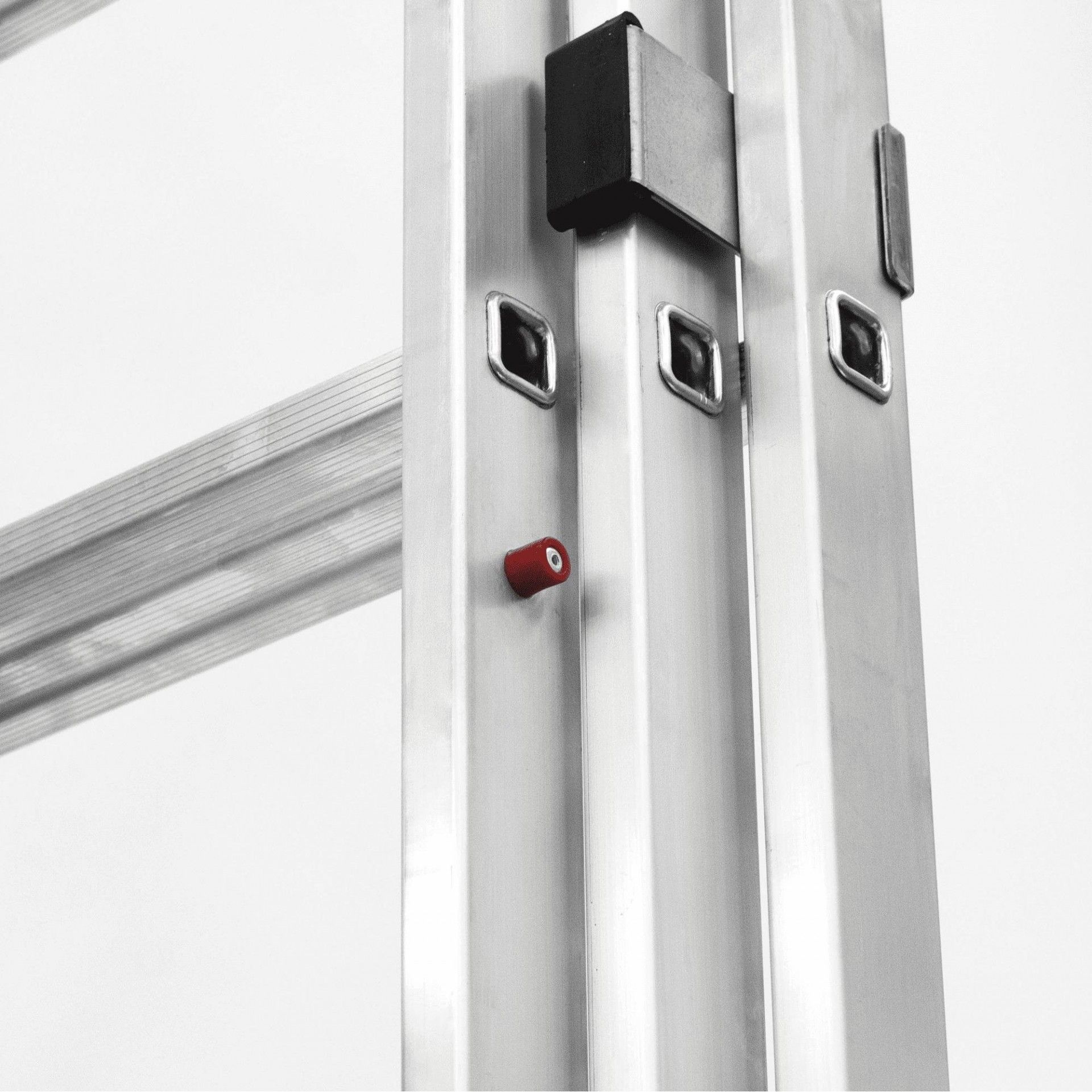 Escada tripla degrau quadrado 3x3m 10D refª VIETQ3 VITO