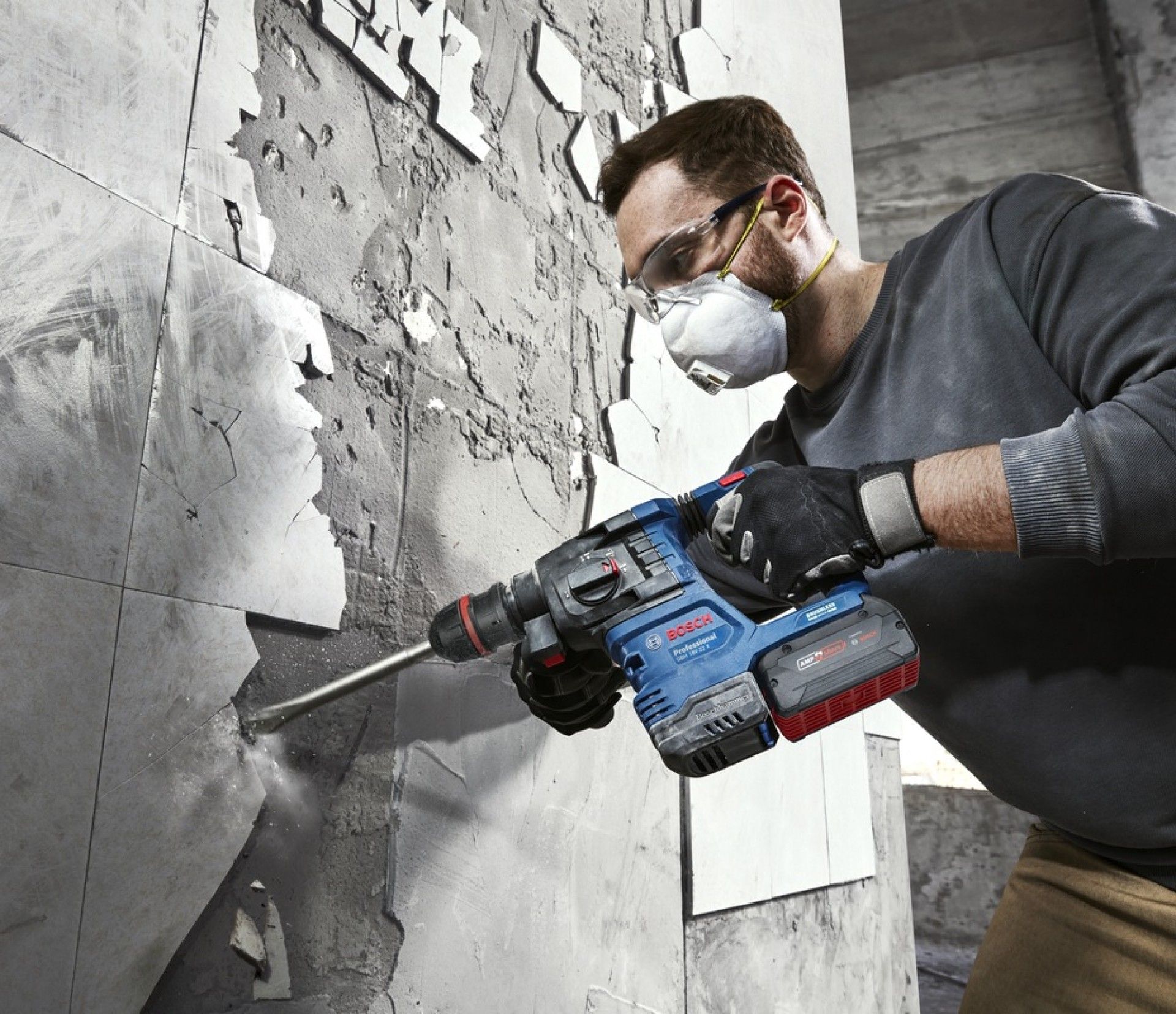 Martelo GBH 18V-22 X + 2 baterias 4.0Ah L-BOXX refª 0611924101 BOSCH