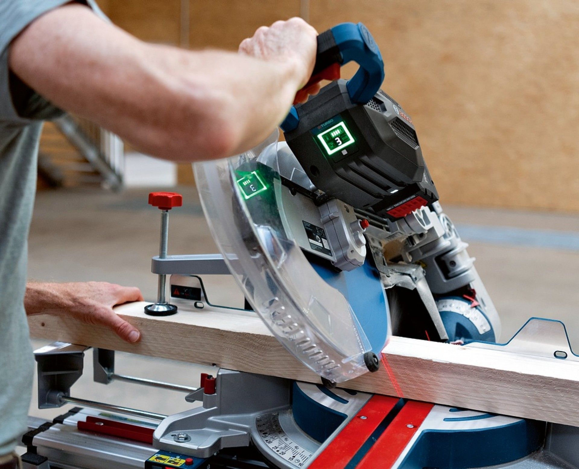 Serra de cortes transversais e de meia esquadria sem fio BITURBO GCM 18V-305 GDC refª 0601B43001 BOS