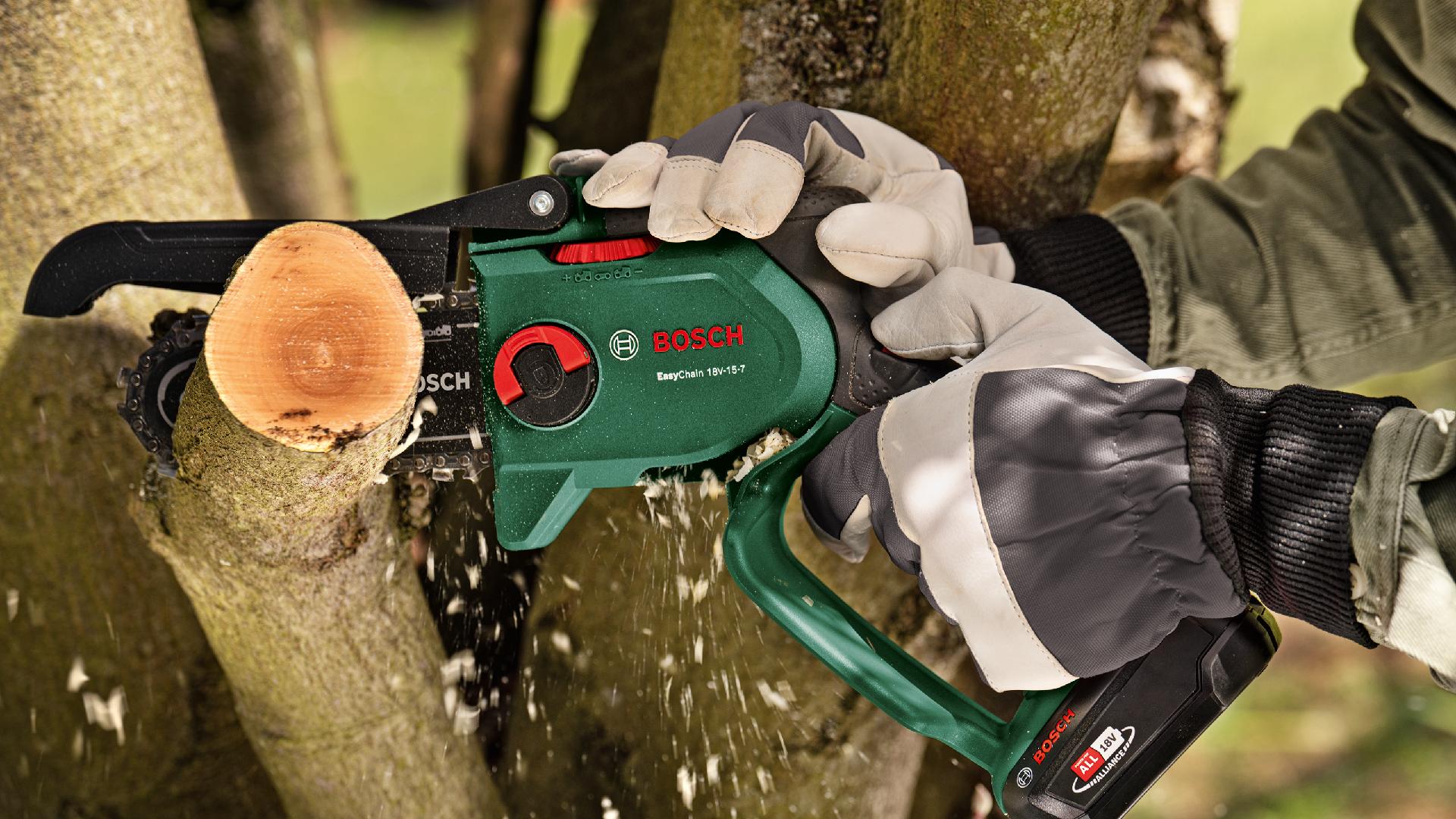 Eletrosserra sem fio EasyChain 18V-15-7 refª 06008B8900 BOSCH