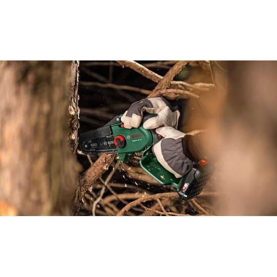 Eletrosserra sem fio EasyChain 18V-15-7 ref� 06008B8900 BOSCH