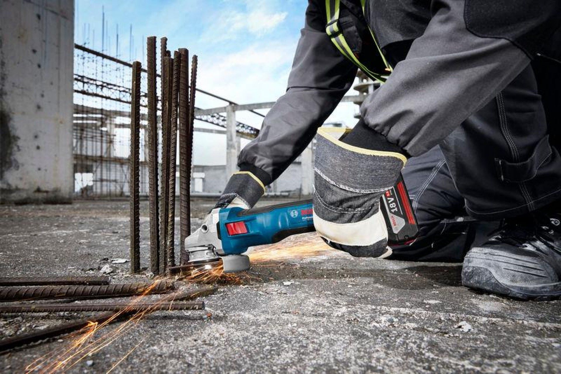 Rebarbadora sem fio GWS 18V-11 Professional refª 06019N4100 BOSCH