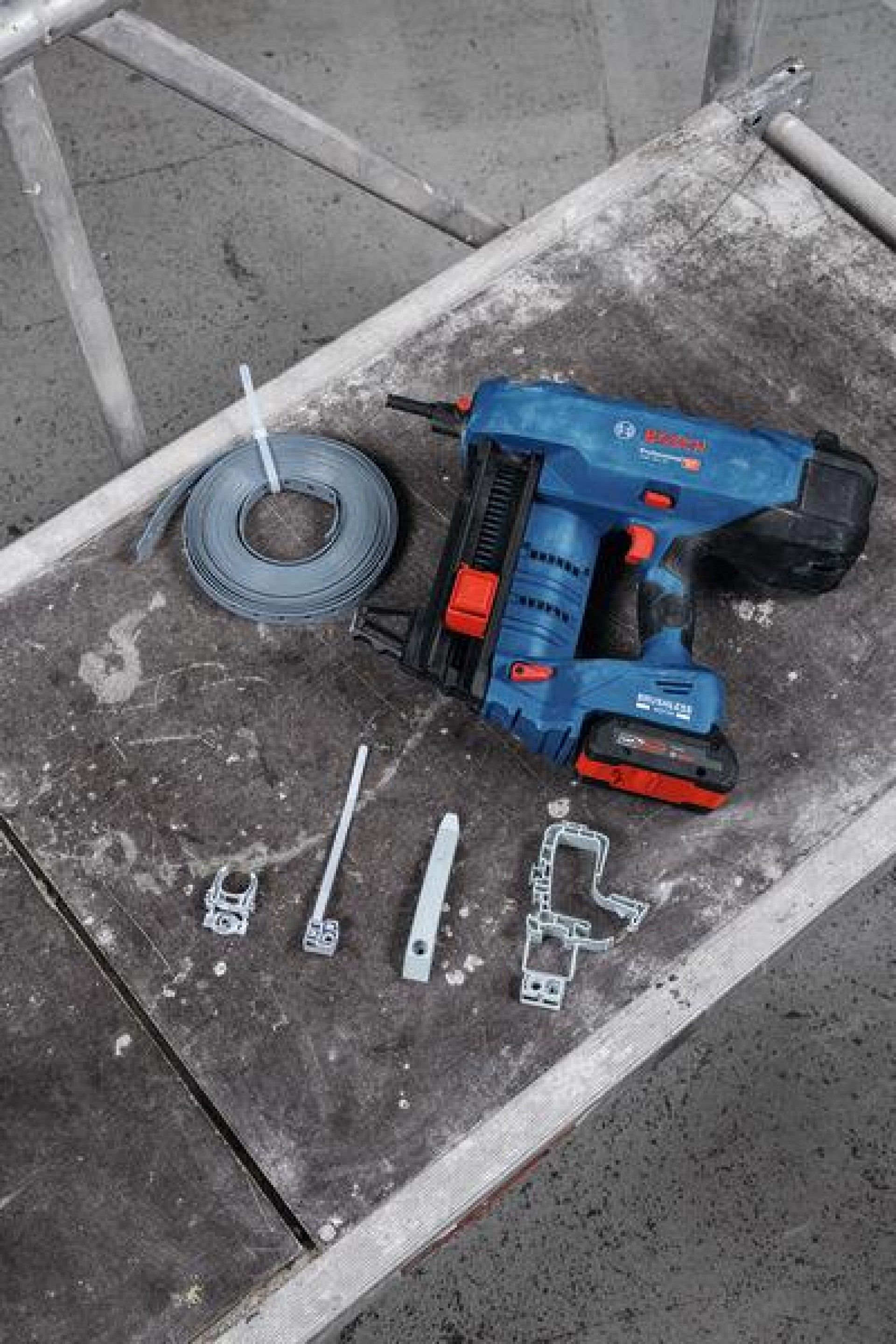 Elementos de fixação de cabos PRO EPC Conduit Clip, 25 mm Professional refª 1600A032G8 BOSCH