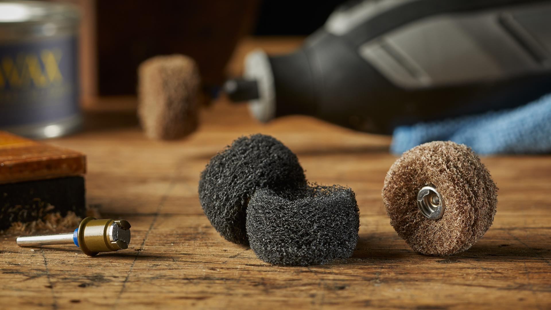 lixar Discos abrasivos de acabamento grão 180 e 280 DREMEL® MAX EZ SpeedClic (S511DM) refª 2615S511D