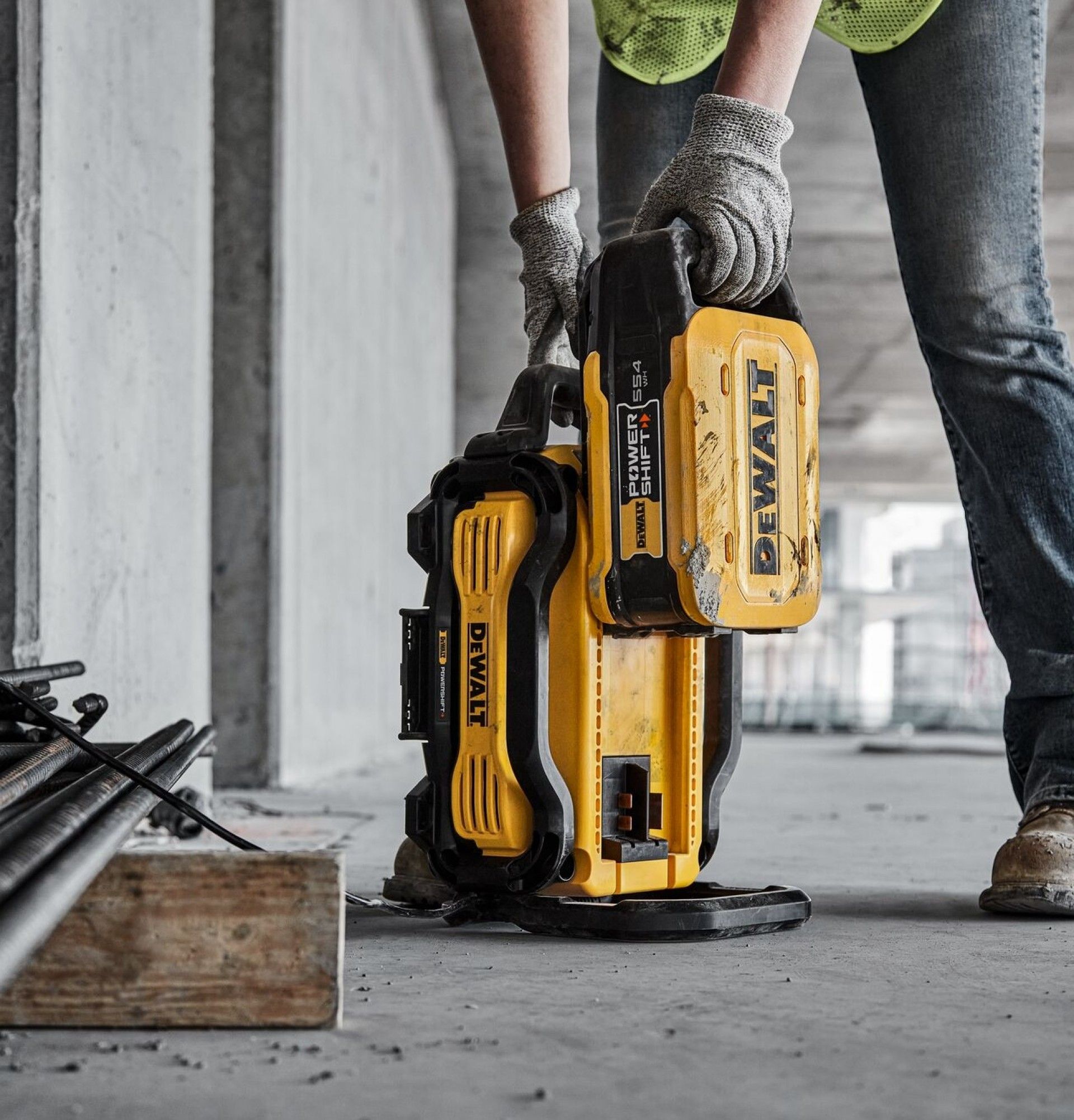 Carregador 550W Li-Ion 12Ah PowerShift refª DCBPSC0550-QW Dewalt