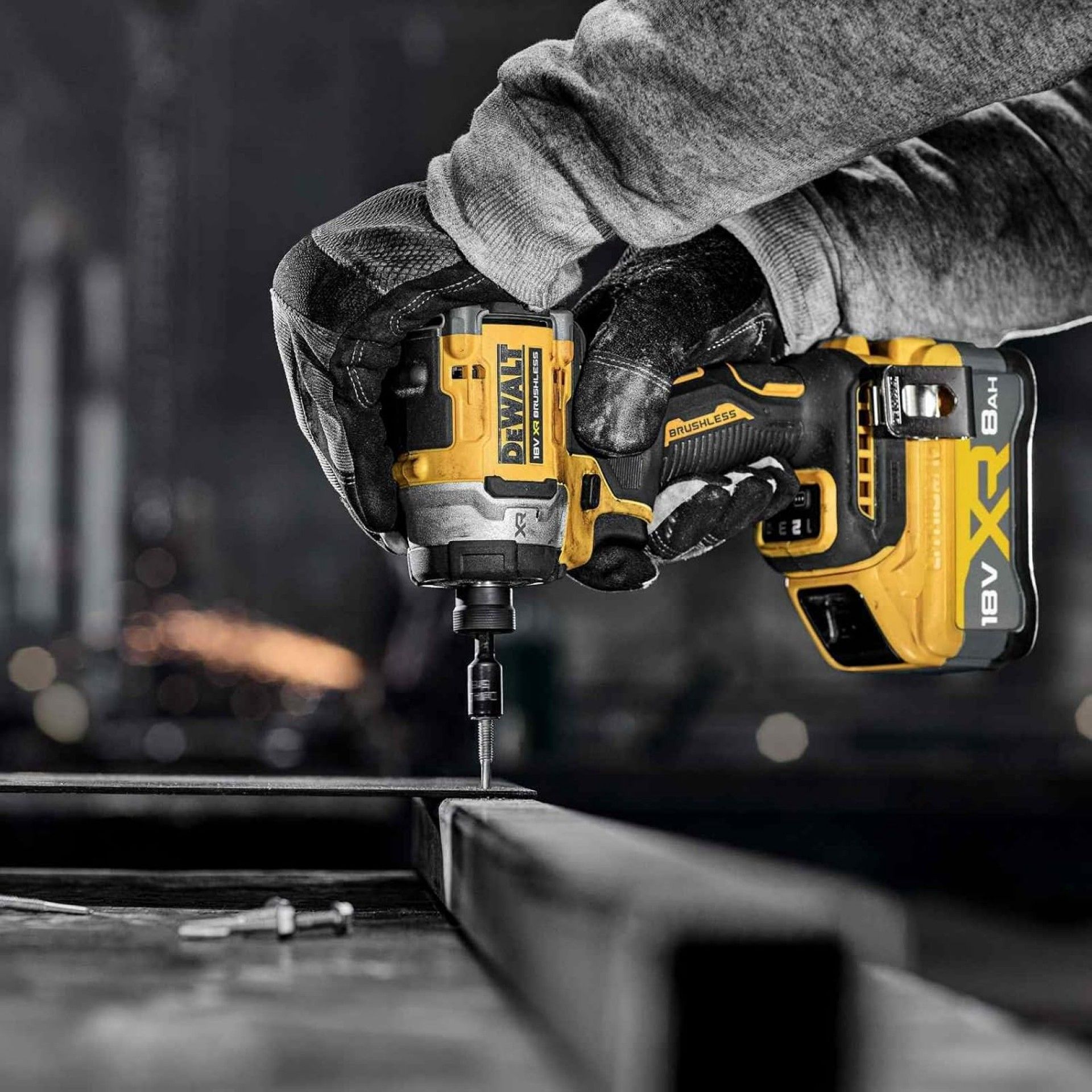 Aparafusadora de Impacto sem escovas XR 18V refª DCF860NT-XJ DEWALT