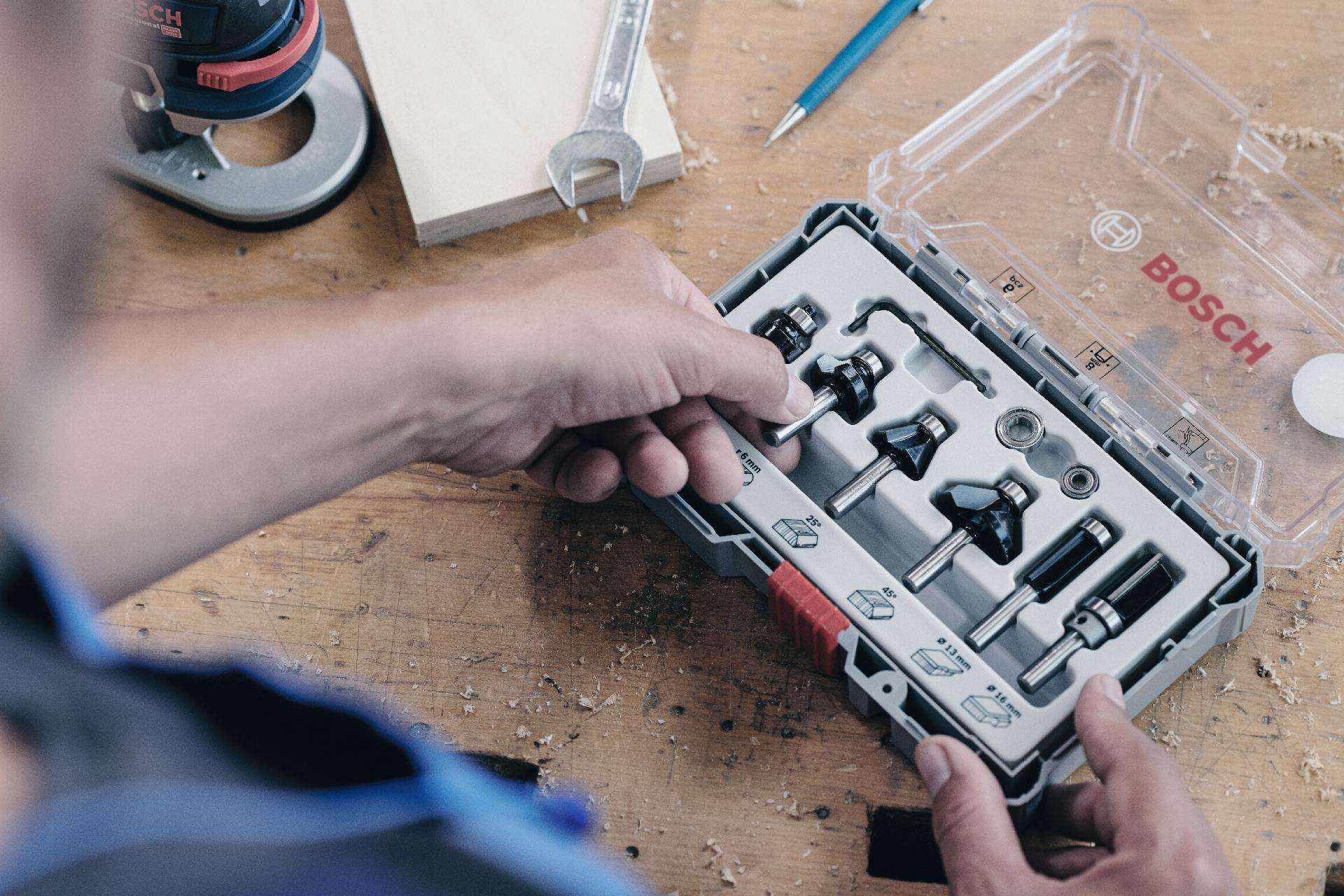 Fresa Bit Mixed Set, Shank 6 mm, 15 pcs refª 2607017471 BOSCH