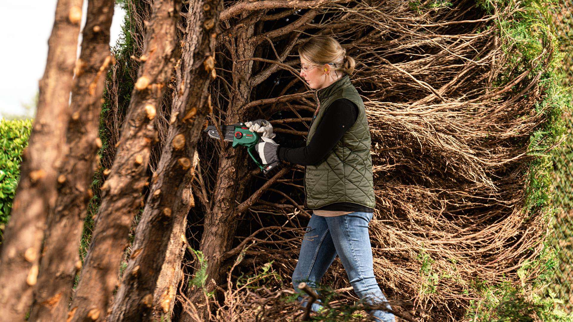 Eletrosserra sem fio EasyChain 18V-15-7 refª 06008B8900 BOSCH