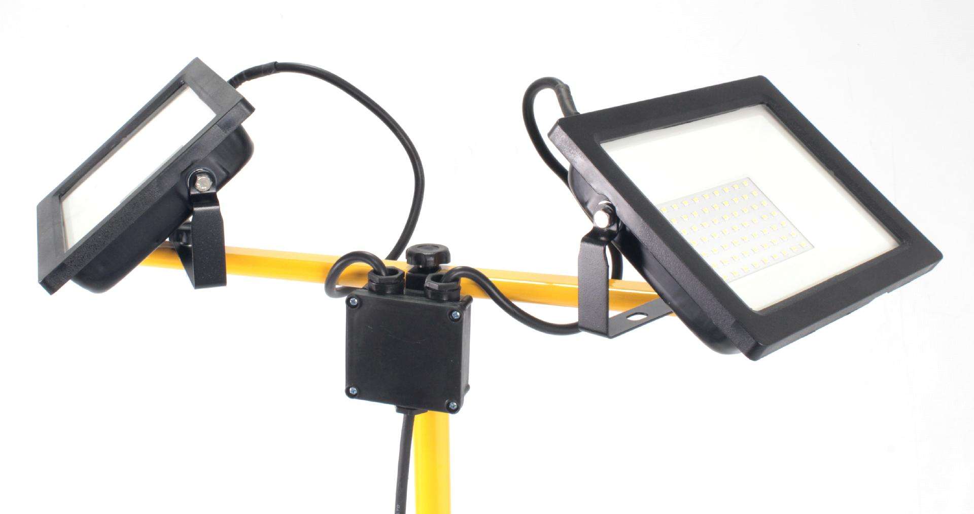 Foco LED Duplo, com Tripé, 50Wx2, 4250Lmx2 | Home Tools refª 89189 MADER