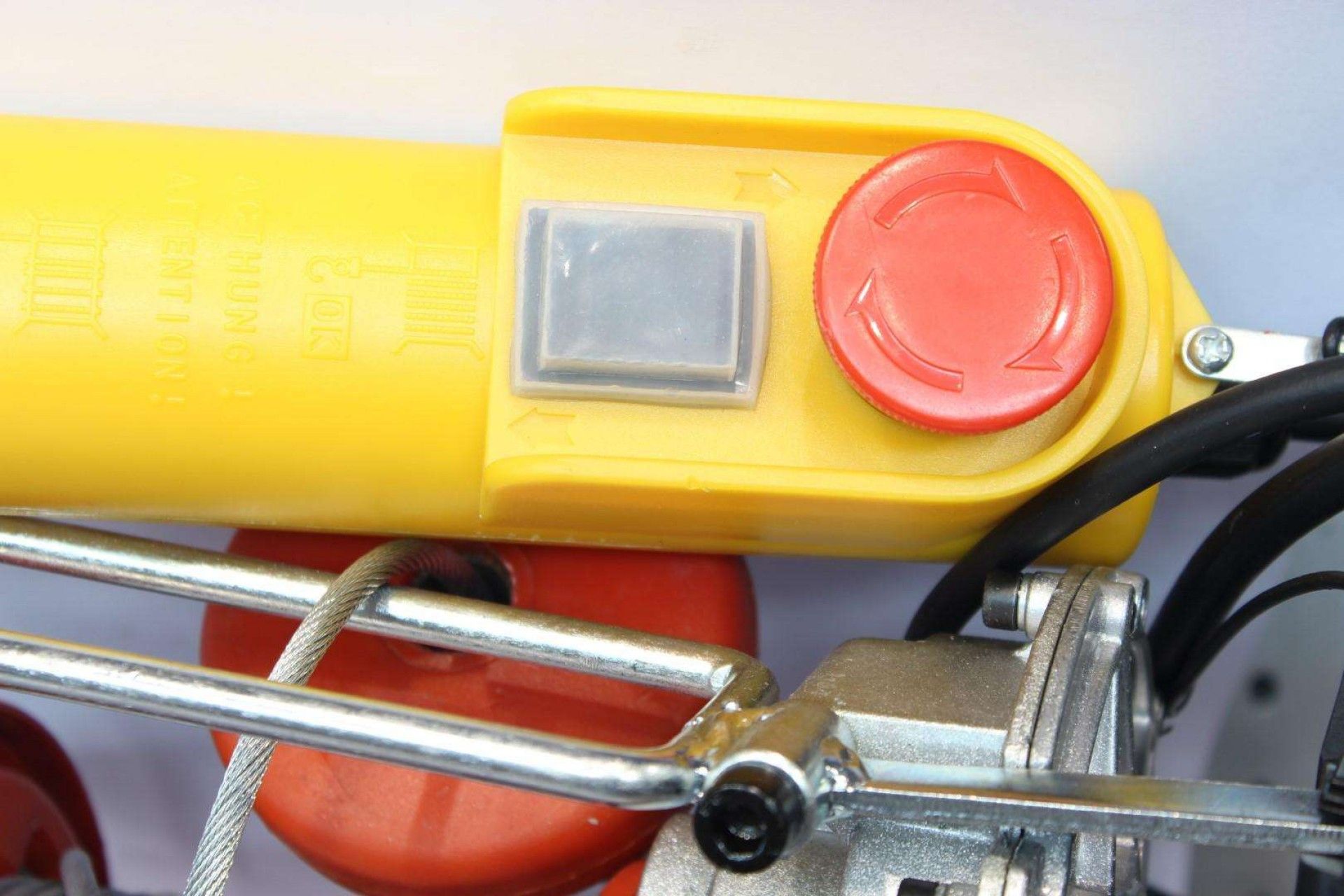 Guincho Elétrico, 200/400Kg refª 87441 MADER