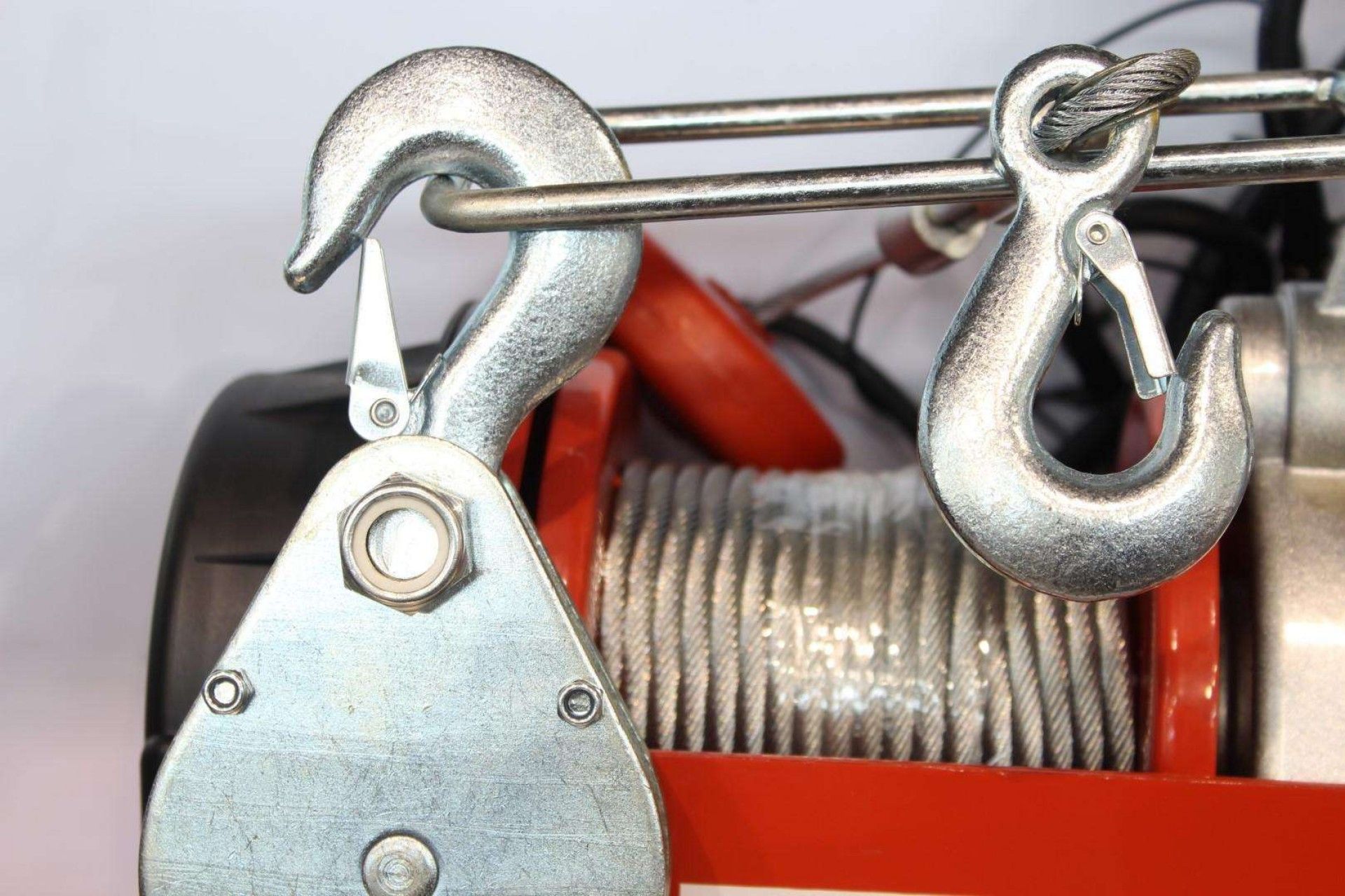 Guincho Elétrico, 495/990Kg refª 87444 MADER