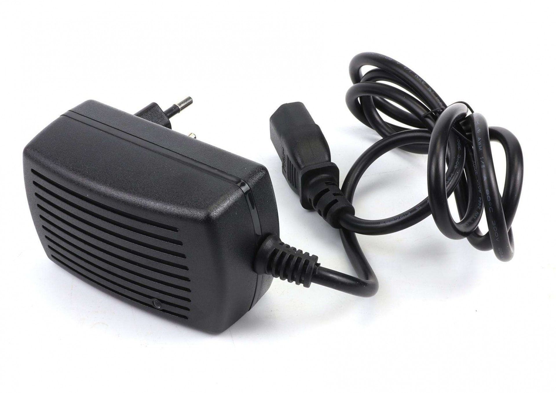 Carregador para Bateria, 12V, 3A refª 69653 MADER