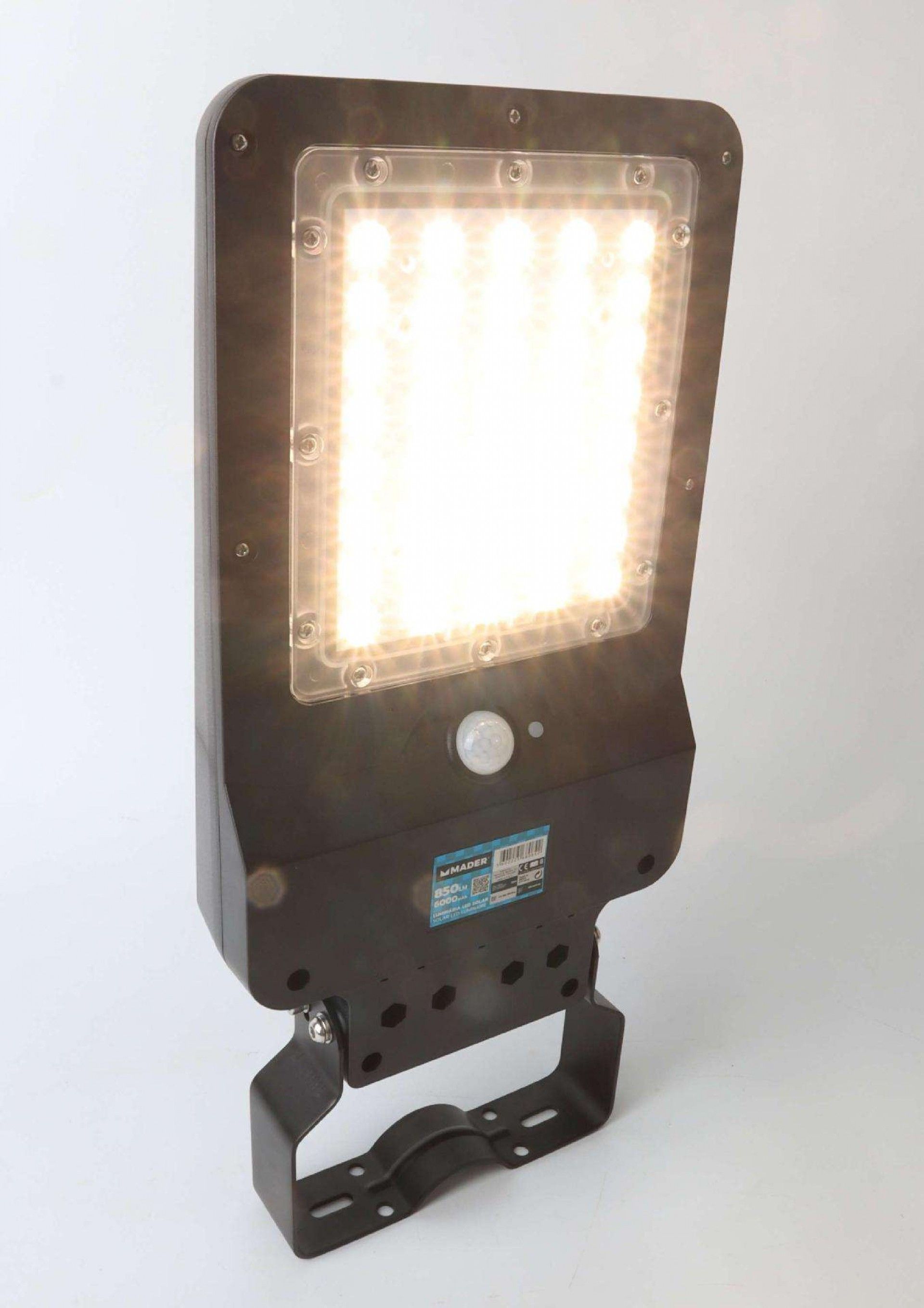 Luminária Led, 850 Lm, Painel Solar refª 68084 MADER