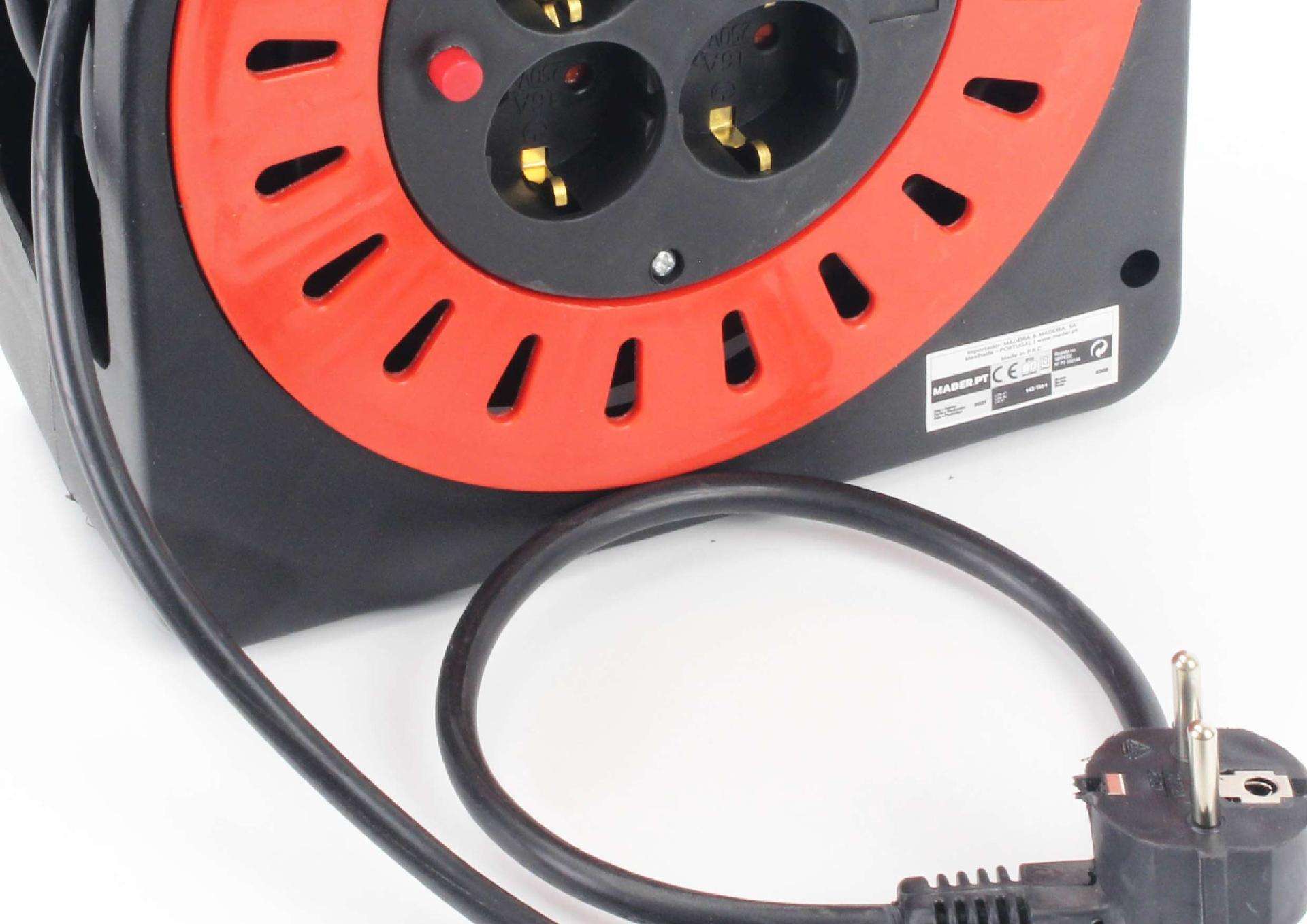 Extensão Elétrica com Enrolador, 15m | Home Tools refª 68009 MADER