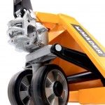 Porta-Paletes Hidrulico, 2.5Ton, 550mm, Roda Borracha ref 65347 MADER