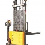 Stacker 1.5Ton (Alt mx. 3.30m)  560x1150mm 71Ah ref 65234 MADER