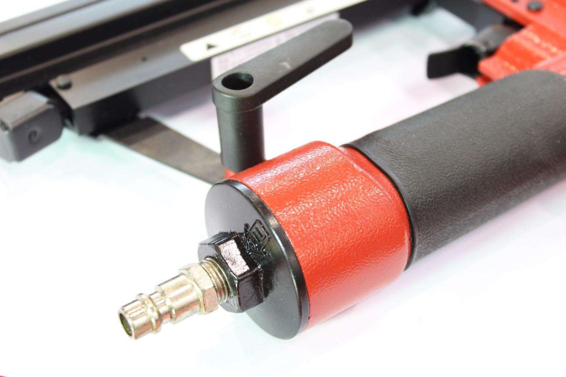 Máquina Pregar/Agrafar Pneumática, 50mm, 100psi refª 63701 MADER