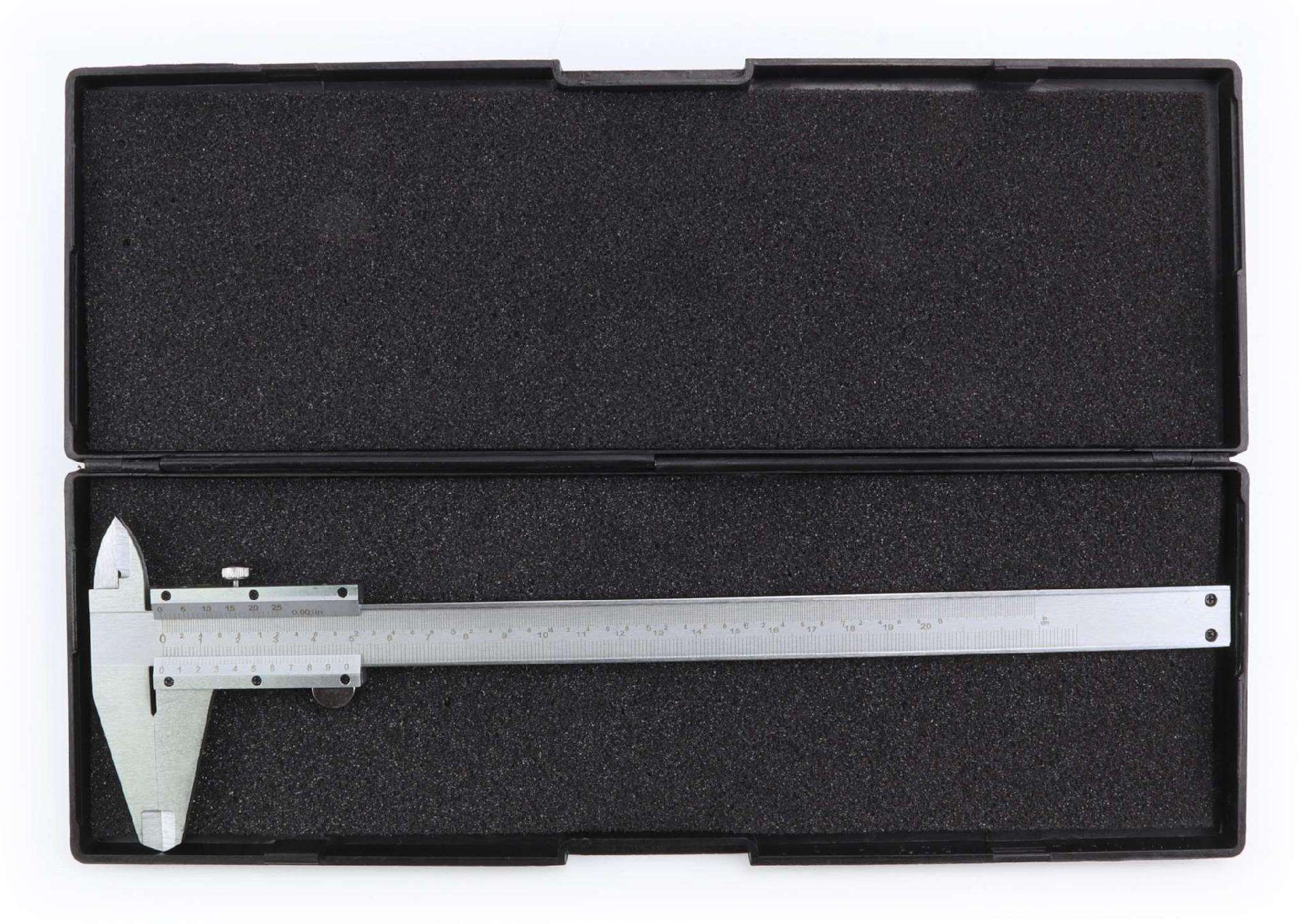 Paquímetro, Inox, 200mm, Estojo refª 60990 MADER