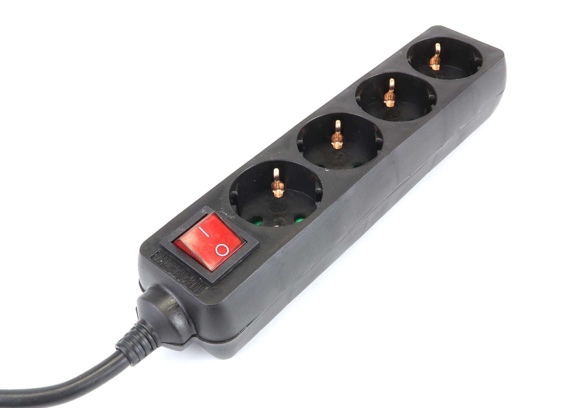 Extensão Elétrica, com Interruptor, Preta, 4 Tomadas, 3m, 3G x 1.5mm² refª 89350 MADER