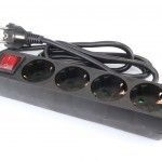 Extenso Eltrica, com Interruptor, Preta, 4 Tomadas, 1.5m, 3G x 1.5mm ref 89348 MADER