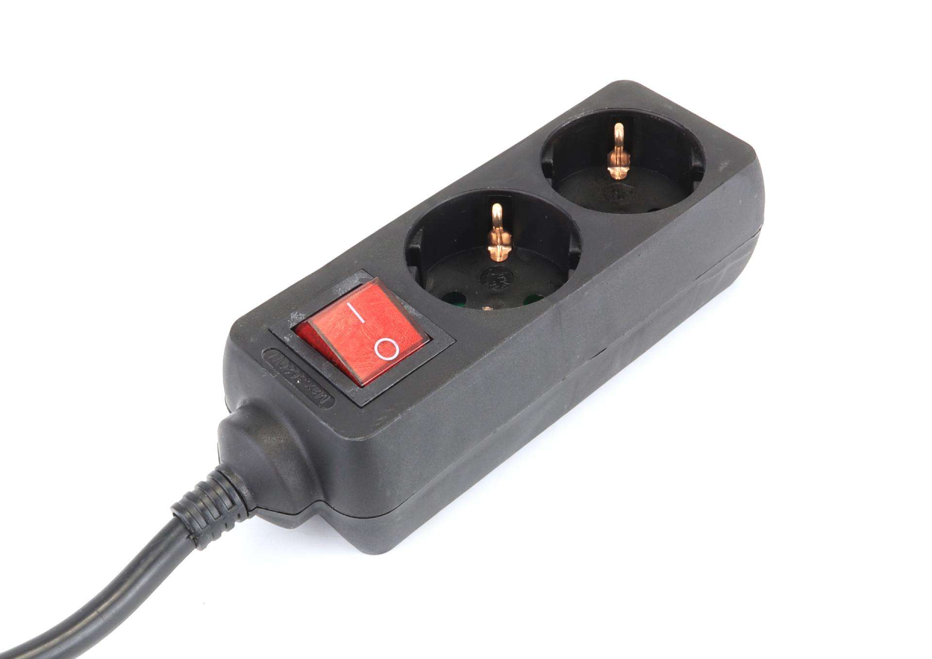 Extensão Elétrica, com Interruptor, Preta, 2 Tomadas, 3m, 3G x 1.5mm² refª 89342 MADER