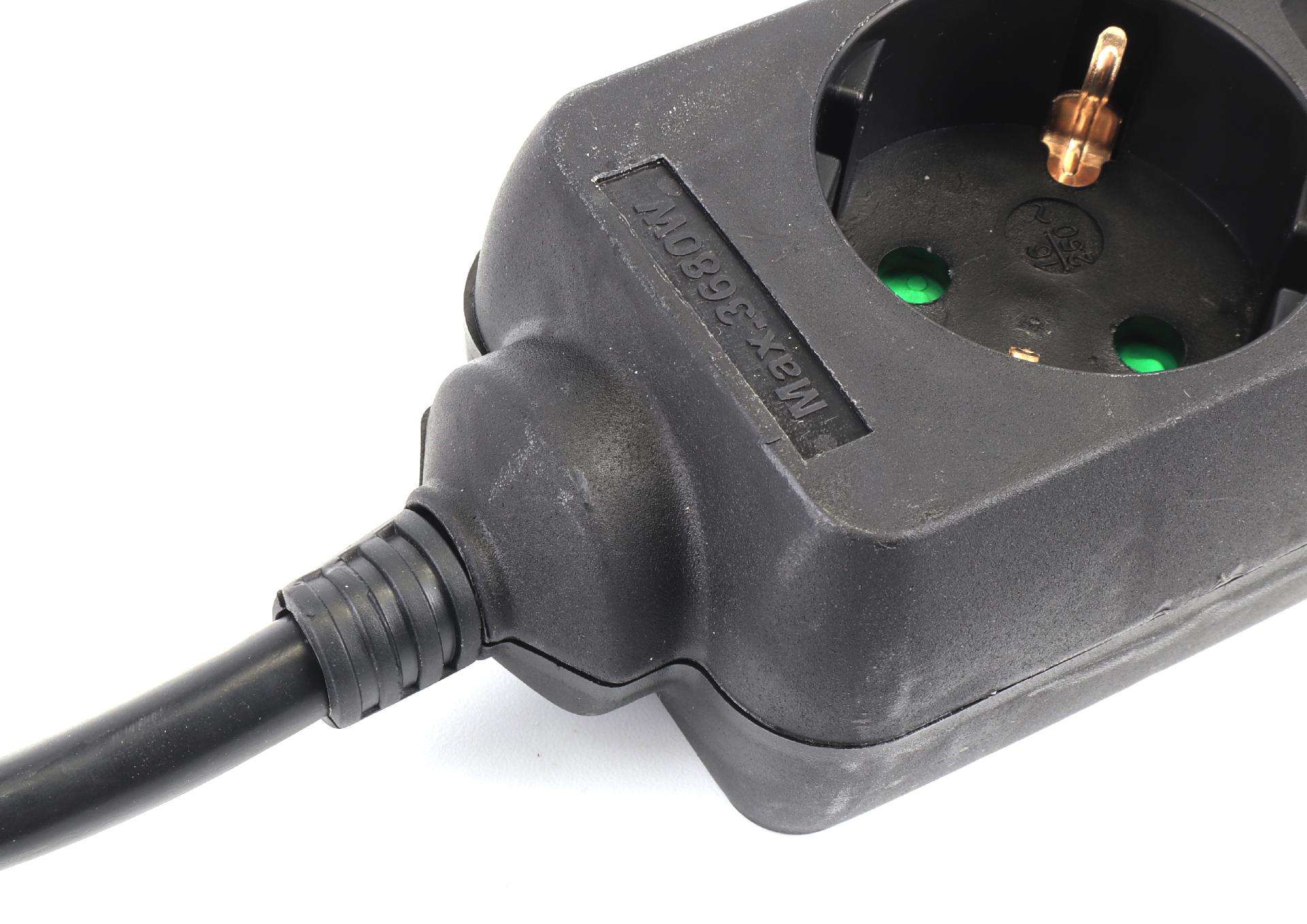 Extensão Elétrica, Preta, 3 Tomadas, 3m, 3G x 1.5mm² refª 89334 MADER