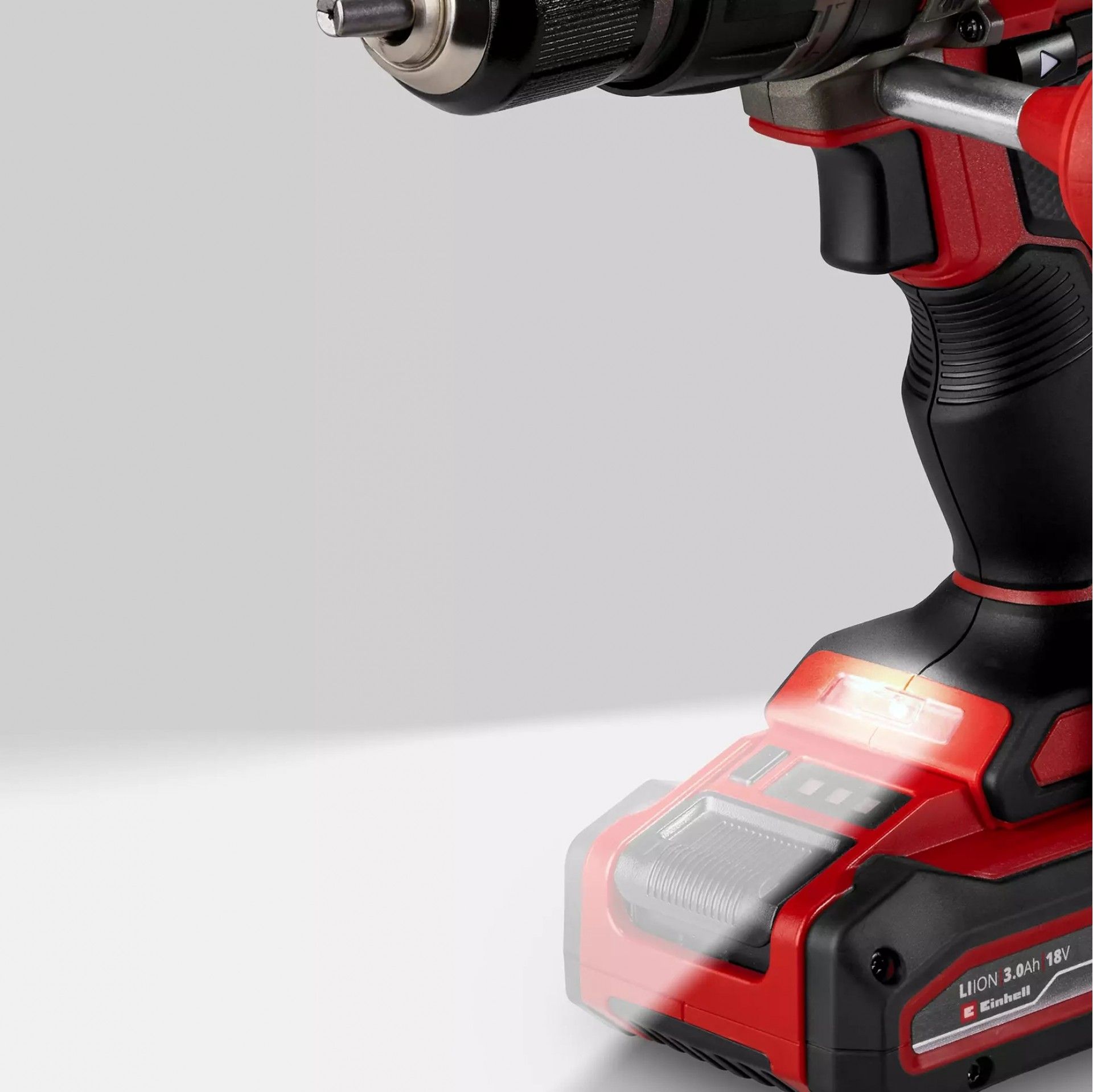 Aparafusadora TP-CD 18/70 Li-i BL+70 2 Baterias (2+3Ah)+ 70 acessórios refª 4514318 Einhell