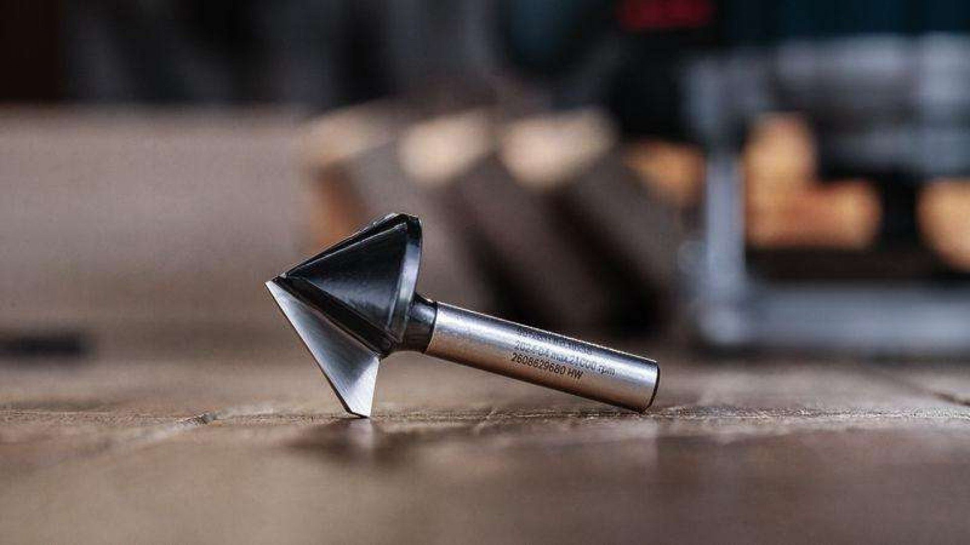 Fresa de ranhurar em V para tupia PRO, 90° x Ø 31,8, encabadouro de 8mm refª 2608629680 BOSCH