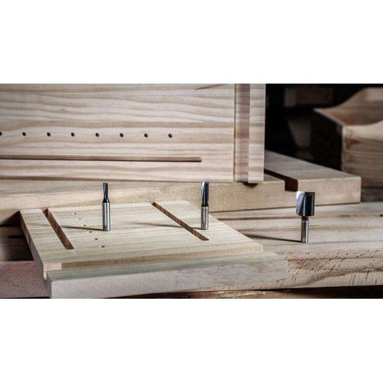 Fresa direita para tupia PRO, dois canais, Ø 16 x C 30, encabadouro de 8mm refª 2608629679 BOSCH Fresa direita para tupia PRO, dois canais, Ø 16 x C 30, encabadouro de 8mm refª 2608629679 BOSCH