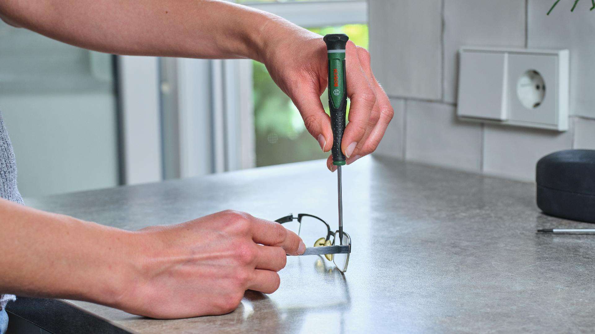 Kit Chaves de precisão 12pç refª 1600A02Z9N BOSCH