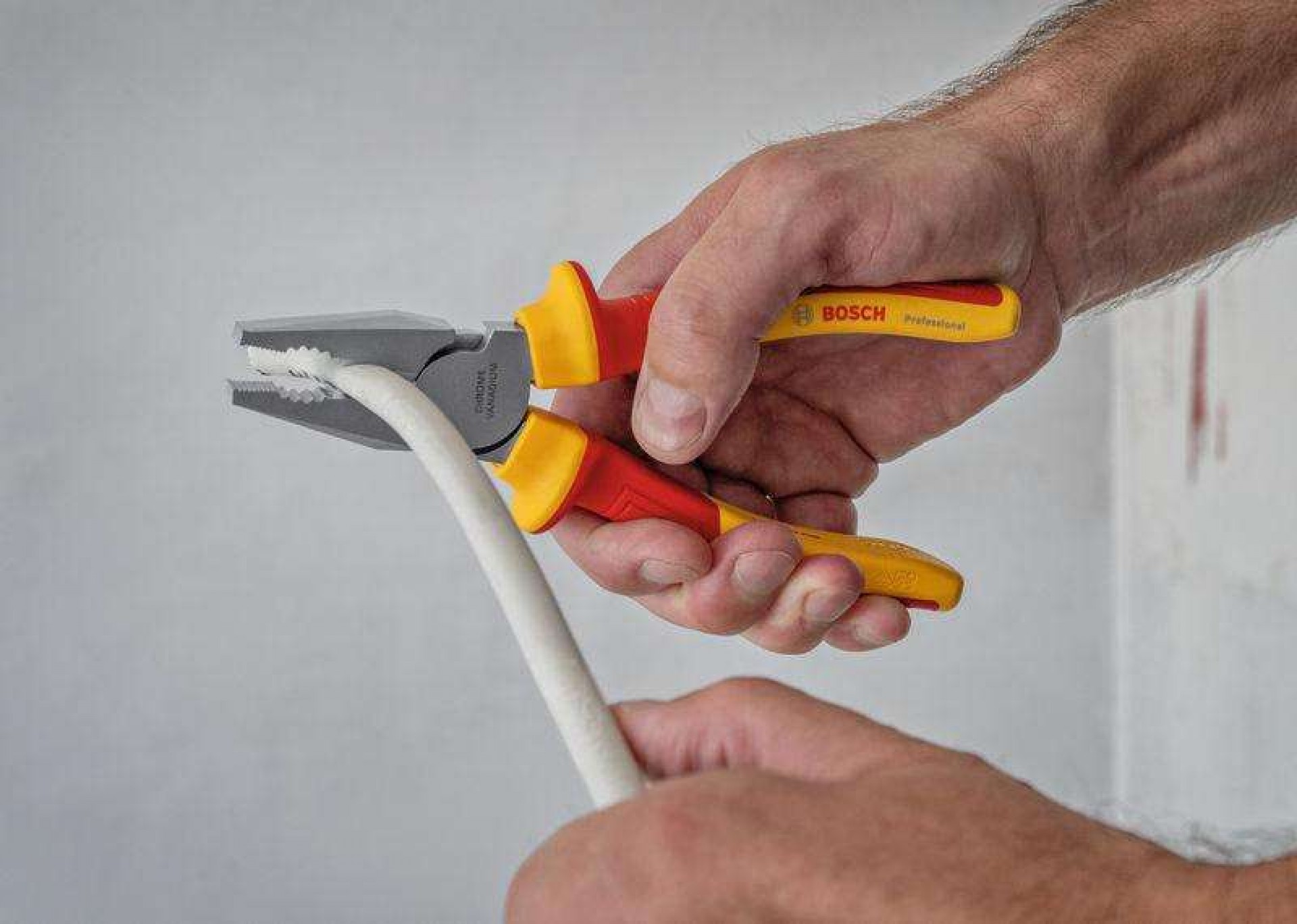 Kit alicates VDE 3pç Professional refª 1600A02NG0 BOSCH