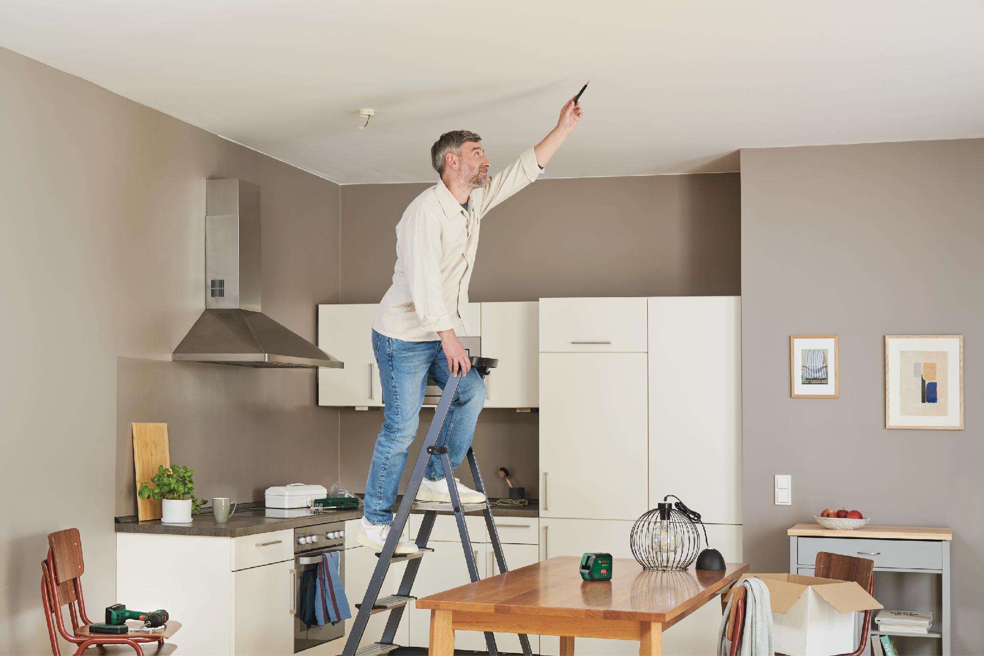 Laser de linhas cruzadas com função de prumo AdvancedLevel 2G refª 0603663G00 BOSCH