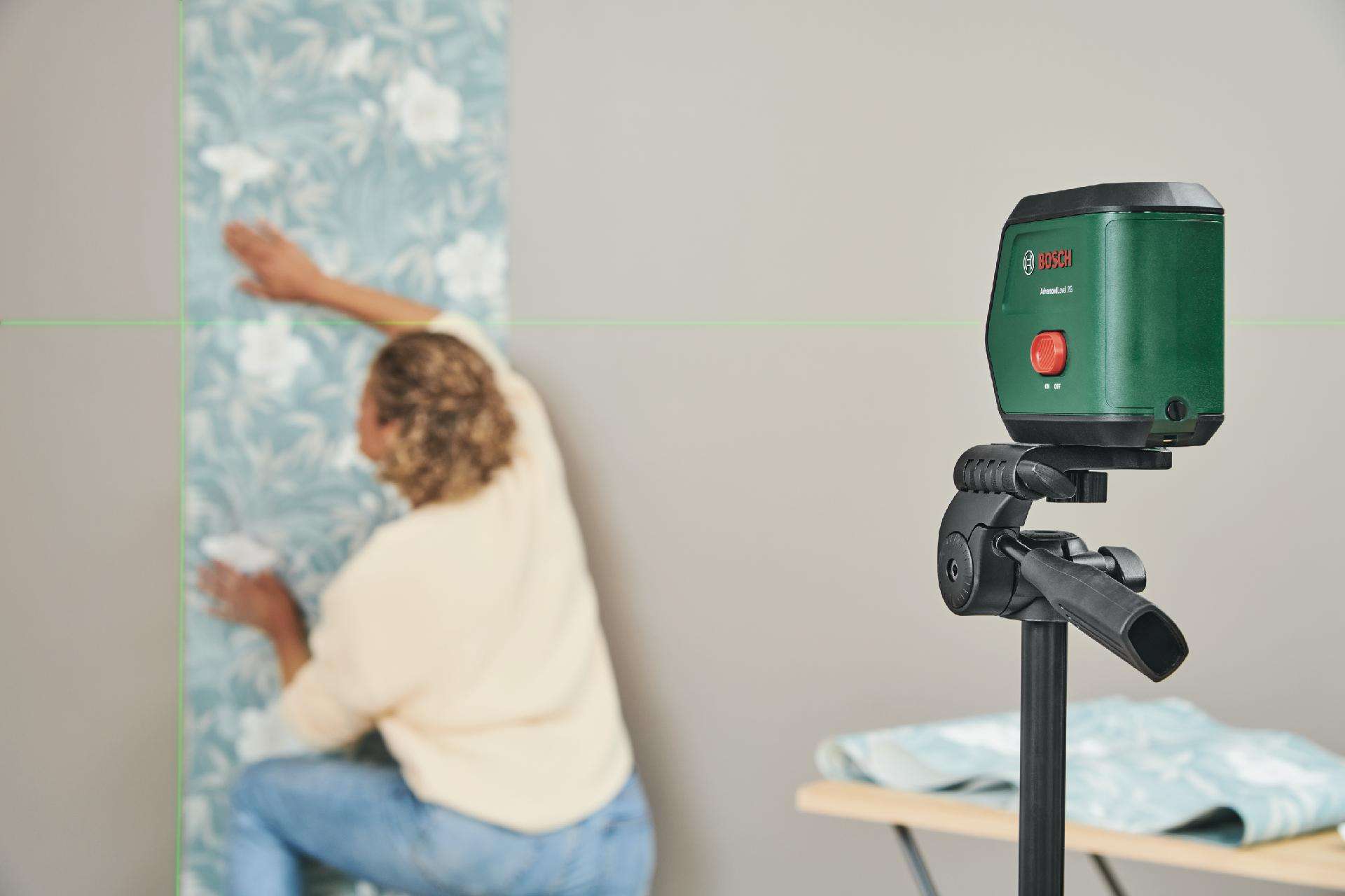 Laser de linhas cruzadas com função de prumo AdvancedLevel 2G refª 0603663G00 BOSCH