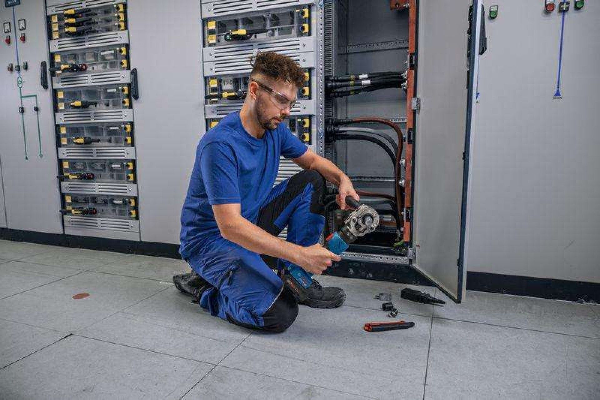 Ferramenta de cravar hidráulica a bateria GPH 18V-60 Professional refª 06019P0100 BOSCH