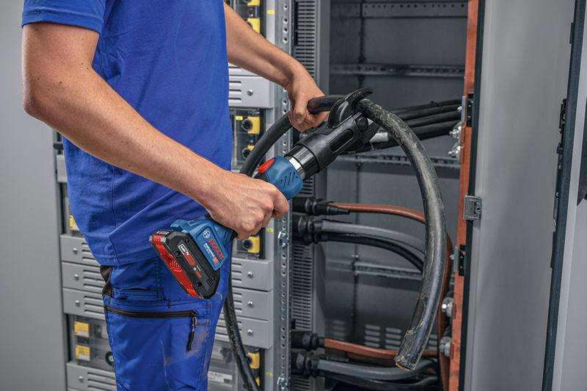 Cortadora cabos hidráulica a bateria GKH 18V-50 Professional refª 06019P0000 BOSCH