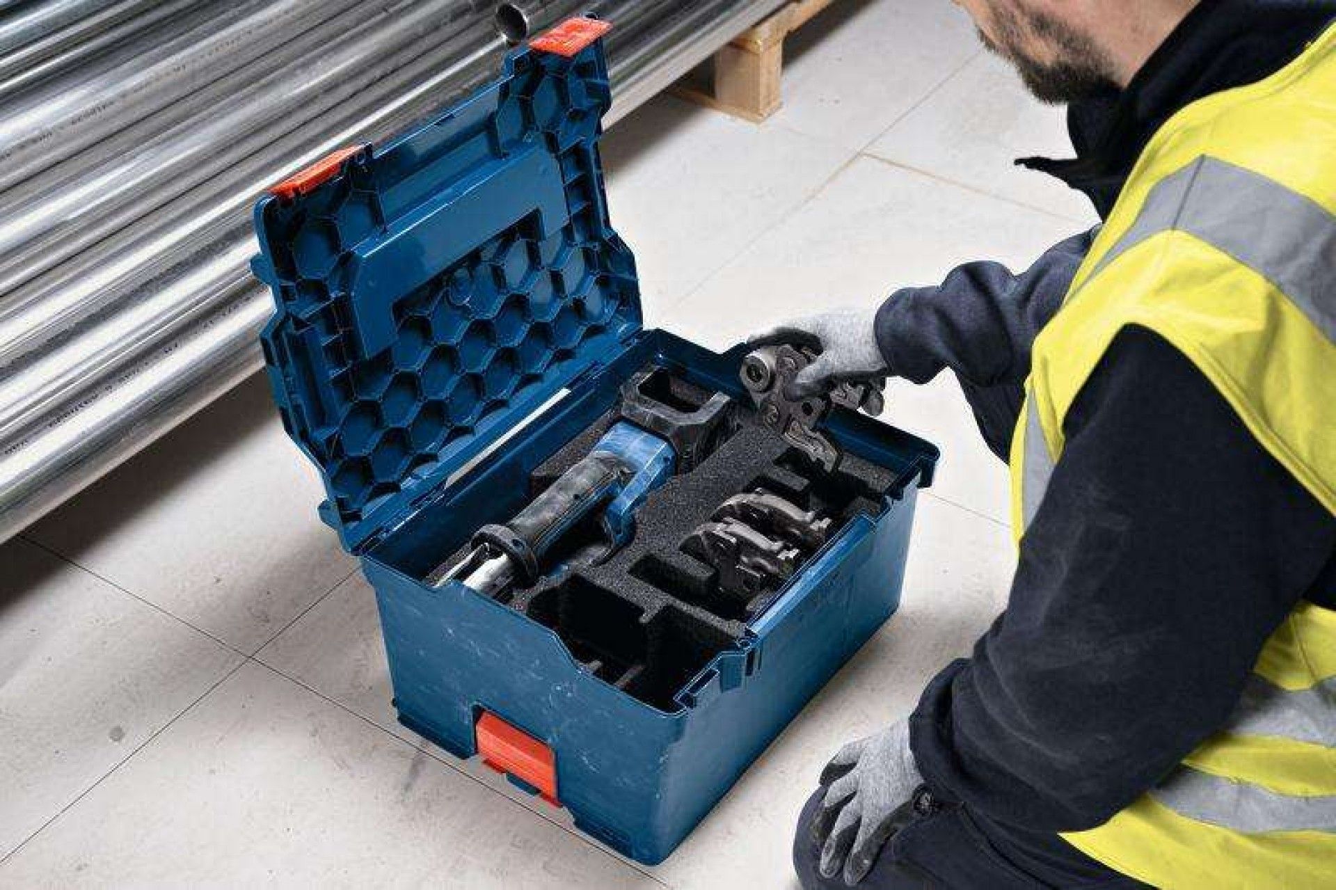 Ferramenta de prensagem sem fio GPT 18V-19 Professional refª 06019M2002 BOSCH