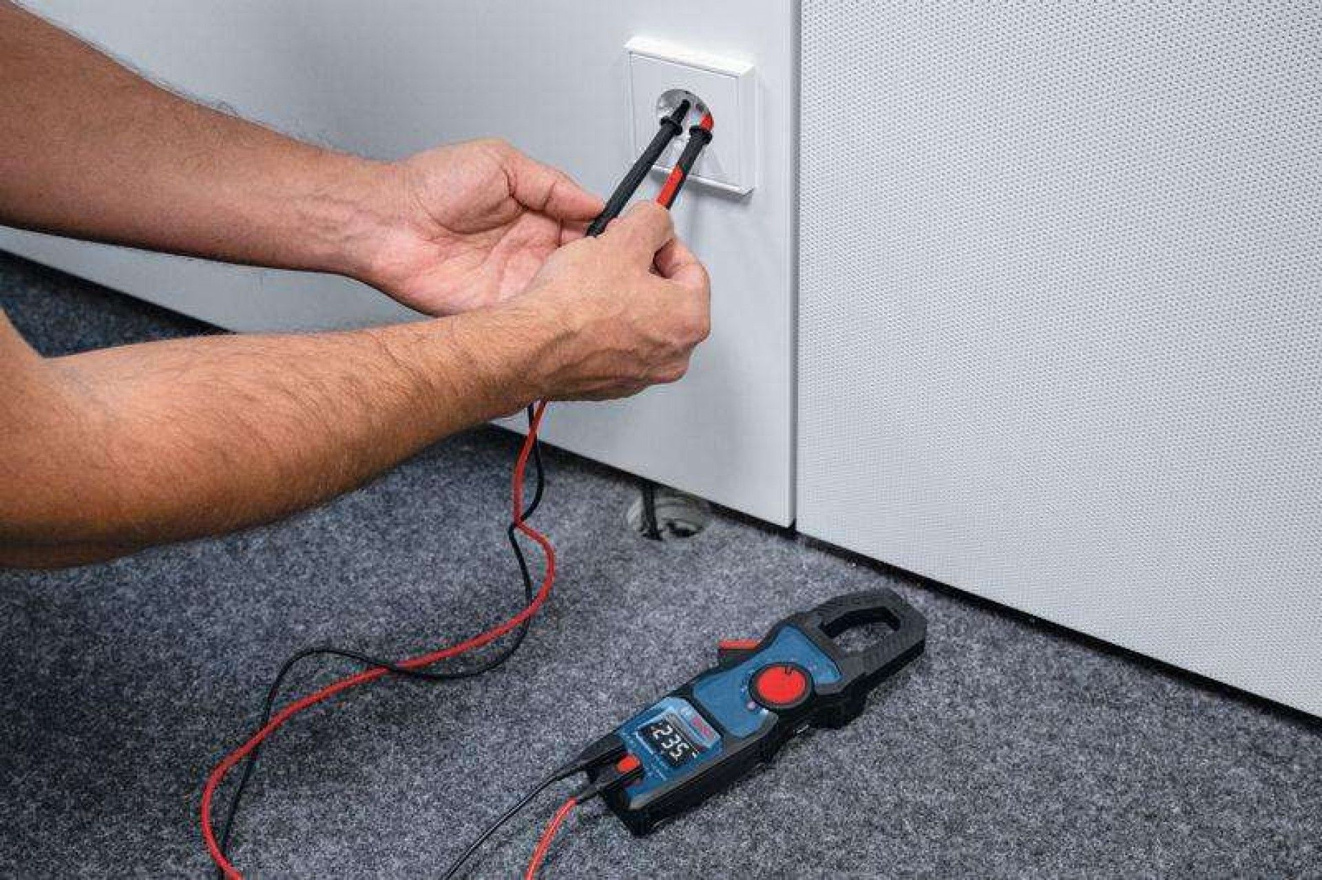 Pinça amperimétrica GMC 600-15 Professional + MH1 Professional refª 0601077601 BOSCH