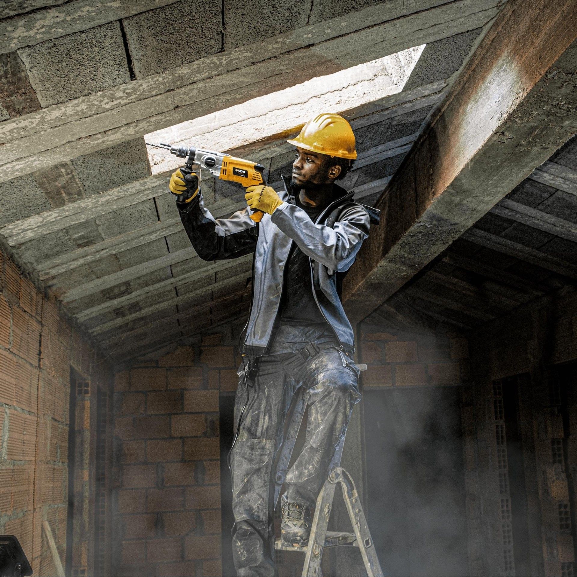 Berbequim 1050w bucha 13mm c/percussao refª VIBE1050A VITO